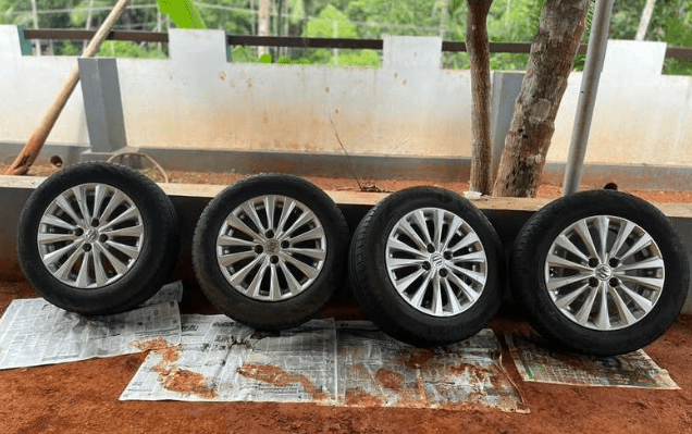 Ciaz Alloy Wheels with Tyres Second hand