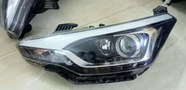 Hyundai Elite i20 Headlight Second hand