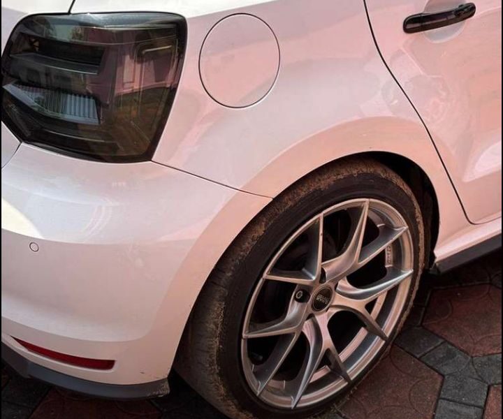 Volkswagen Polo Alloy wheels with tyres