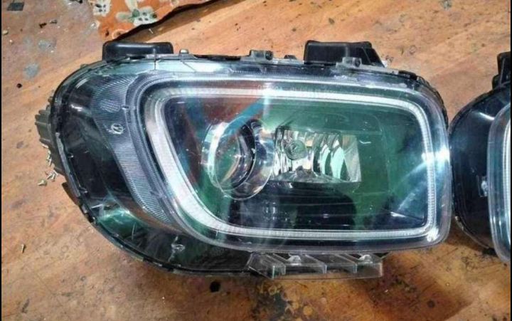 Hyundai Venue SX O Headlight