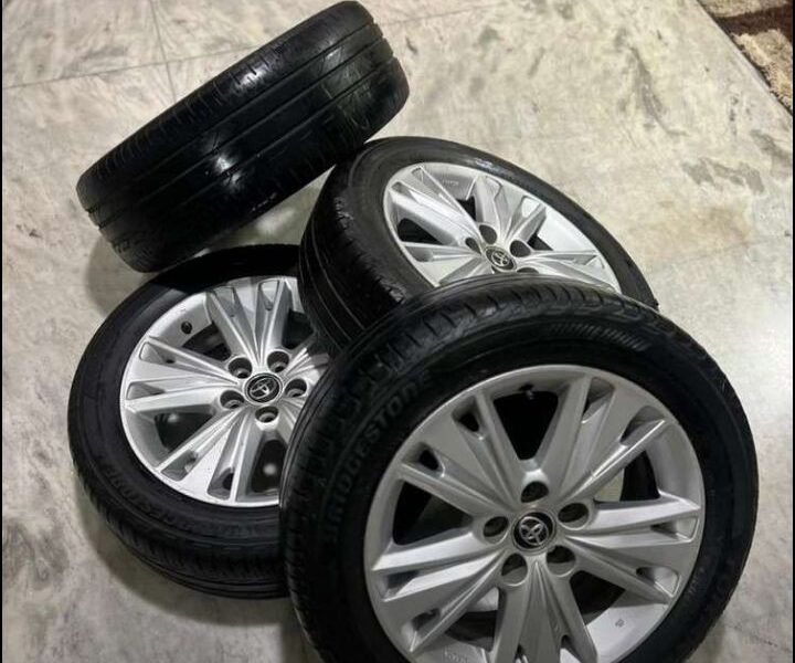 Crysta ZX Alloy wheels with tyres