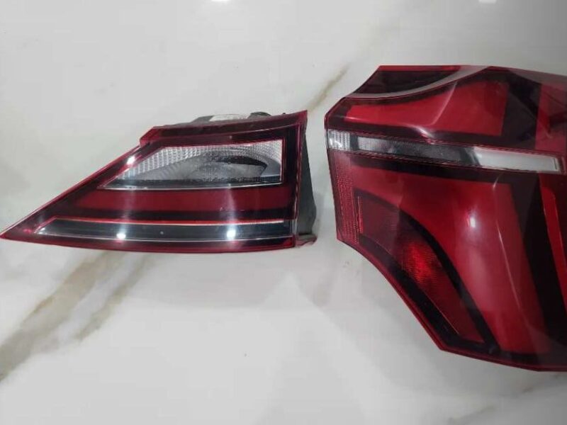 Mahindra XUV 700 Tail Light Original