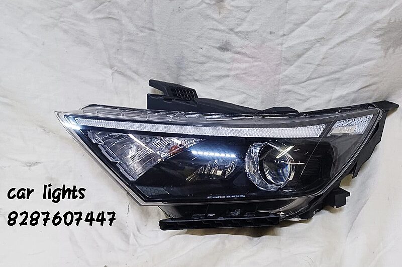 Hyundai i20 Sportz Headlight