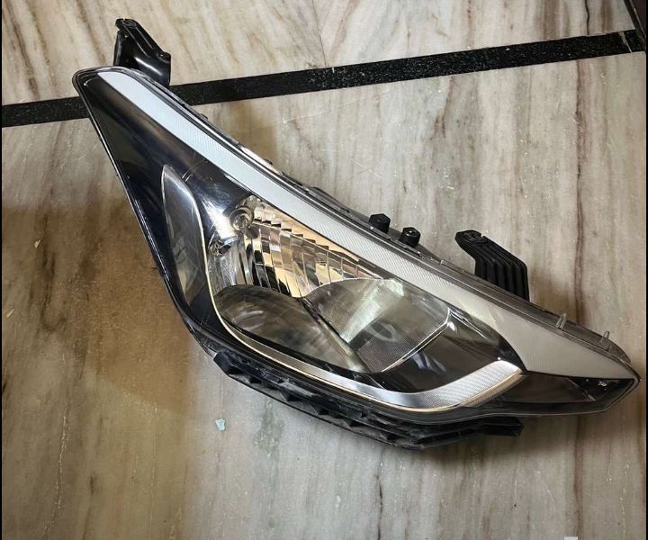 Elite i20 Headlights