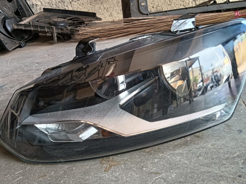 Volkswagen polo headlight