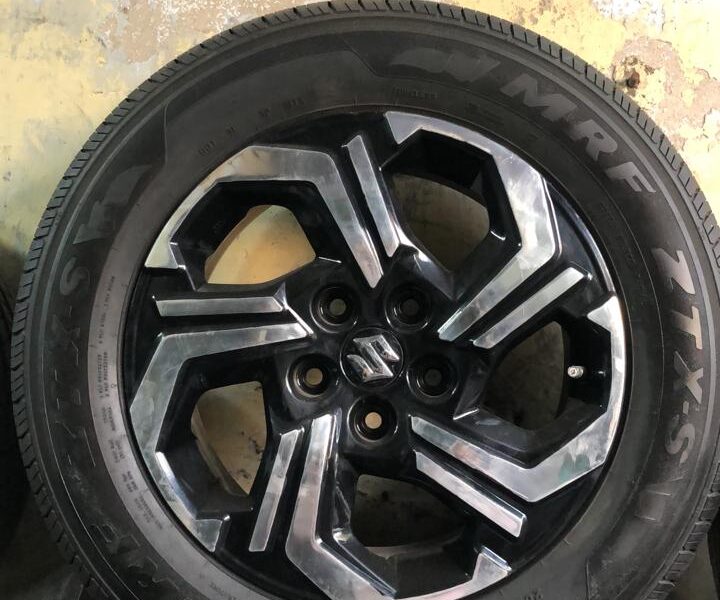 Brezza ZXi Alloy Wheels Top Model