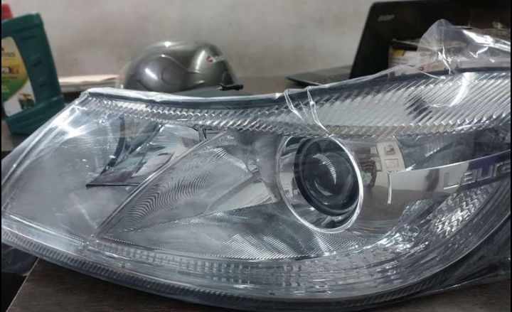 Skoda Laura Headlight