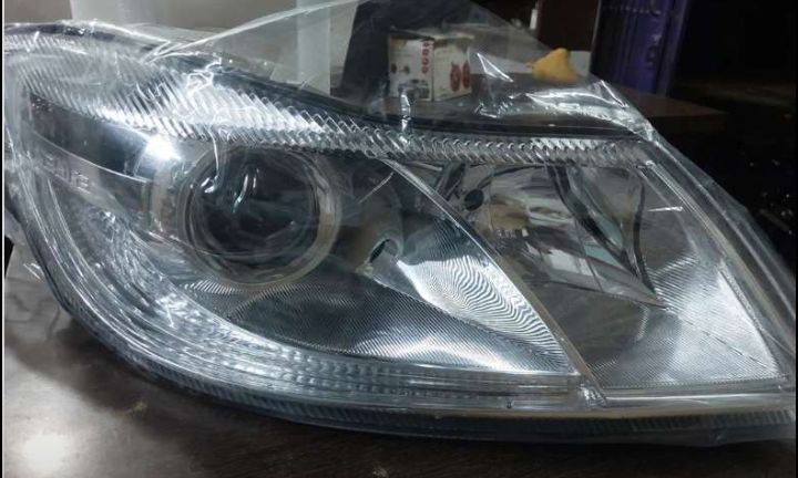 Skoda Laura Headlight