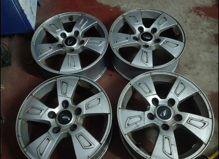 XUV 500 Alloy Wheels