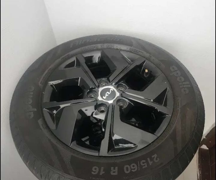 Kia Sonet Alloy Wheels Black