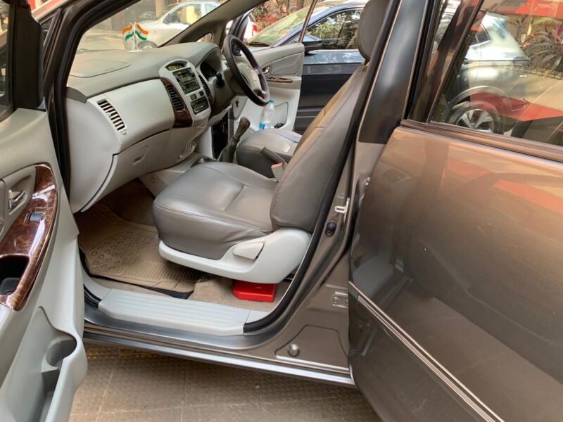 Selling original parts for 2011 Innova - MINT condition