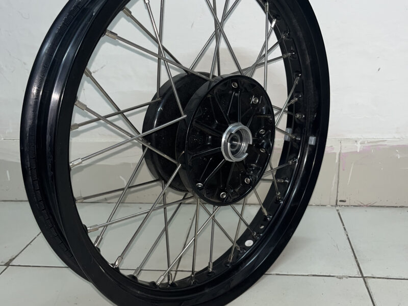 Royal Enfield GT 650 OEM Spoke Rims (Vredestein Setup) – Brand New