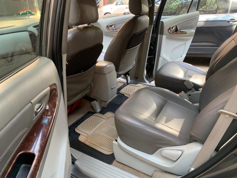 Selling original parts for 2011 Innova - MINT condition