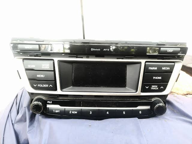 Elite i20 Magna music system