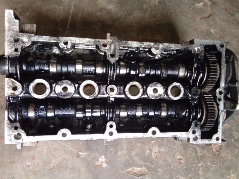 Brezza Diesel Engine tappet cover with camshaft