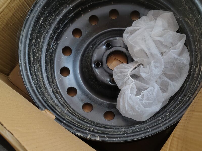 Maruti Suzuki Grand Vitara Steel Rim and Cover (Hubcoat) Full set