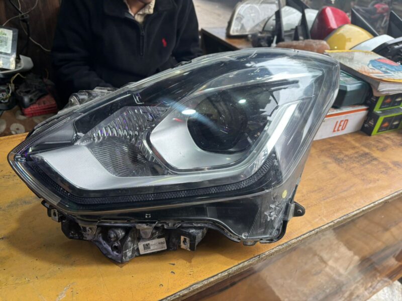 Swift 2022 projector headlights