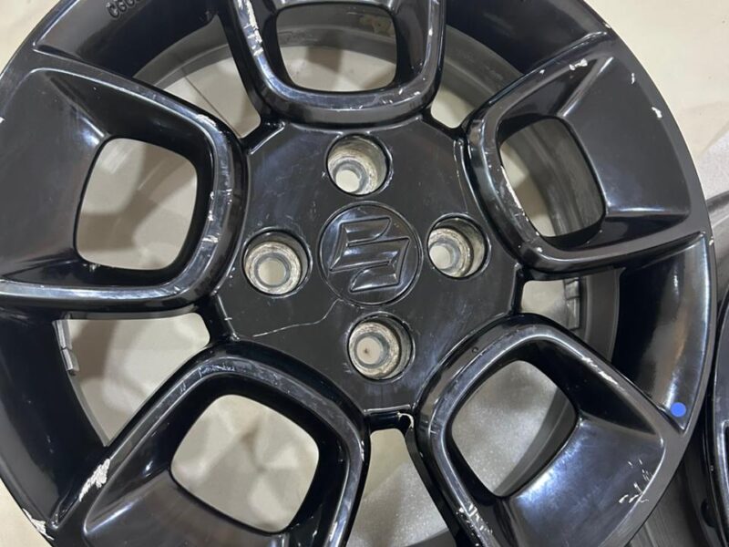 15 INCH Black Alloy/ 100 PCD( 4 Holes)