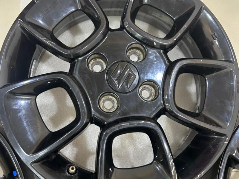 15 INCH Black Alloy/ 100 PCD( 4 Holes)