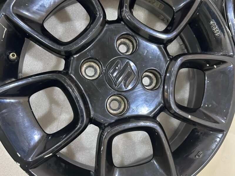 15 INCH Black Alloy/ 100 PCD( 4 Holes)