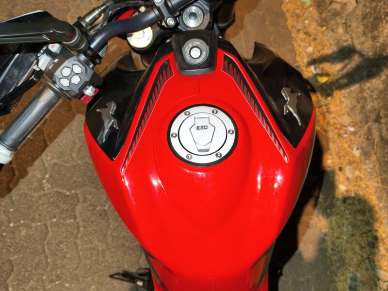Original tvs apache rtr 310 outer panel body