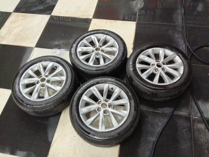 Skoda Octavia 16 inch L & K alloy wheels