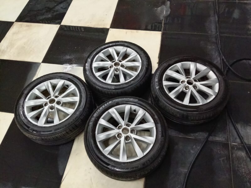 Skoda Octavia 16 inch L & K alloy wheels