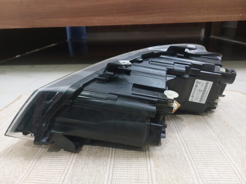 Volkswagen Vento 2015–2019 OEM Headlight (Driver Side) – Original, Excellent Condition