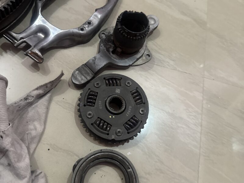 LUK Clutch kit and Flywheel for Volkswagen Vento 1.5 TDI AT