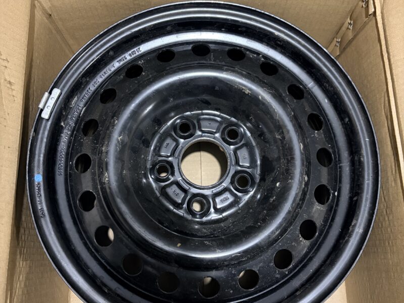 3 unused rim 16” and 1 15” rim with tyre R-15, 65-195