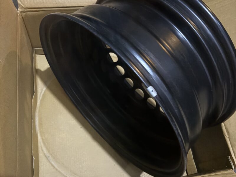 Maruti Suzuki Brezza Wheel RIM and Cap