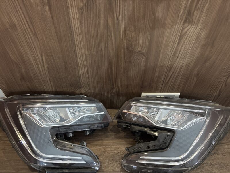 xuv700 (2024)AX7L headlights top model