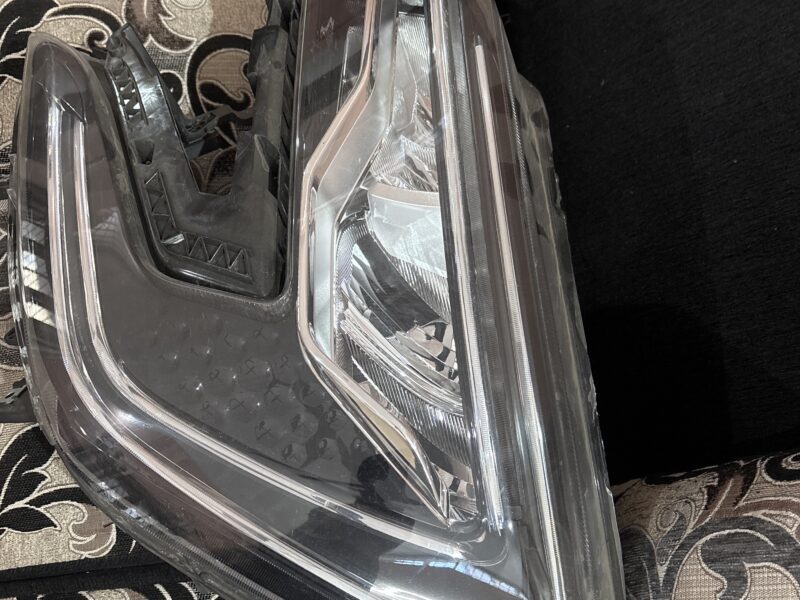 xuv700 (2024)AX7L headlights top model