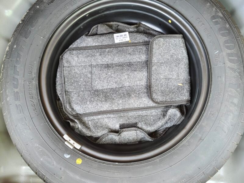 Tyre with rim