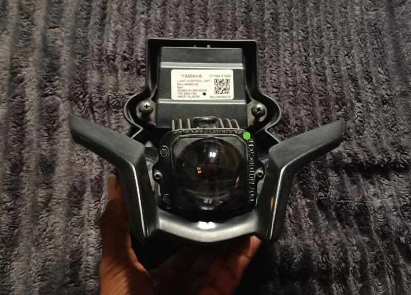 Mt15v2 Head assambly and speedometer