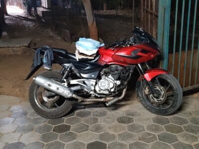Bajaj pulsar 220F 2015 for sale