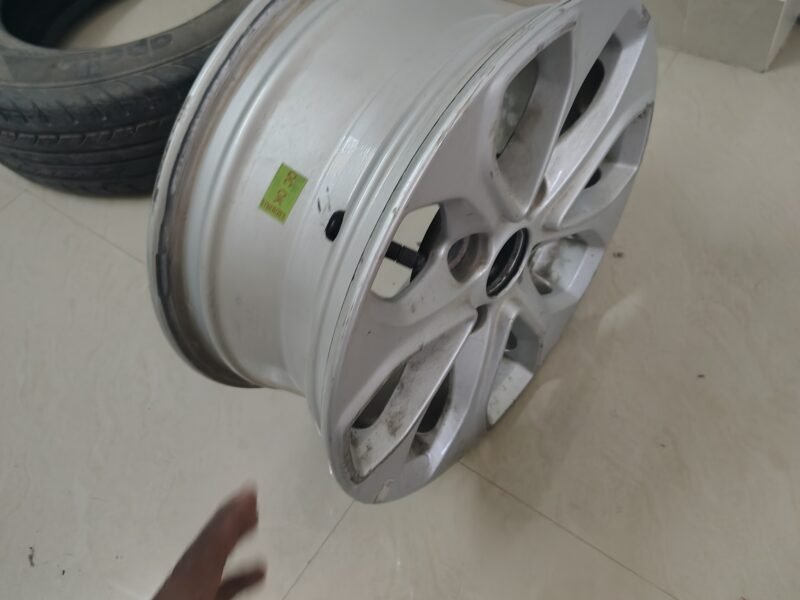 Ford 2017 Figo Alloy wheel R14