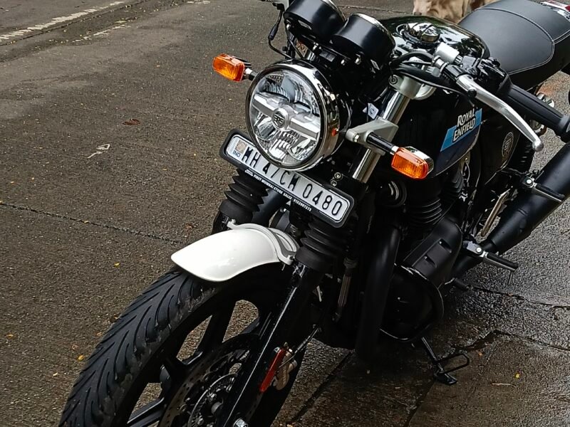 GT 650 White Mudguards Front and rear