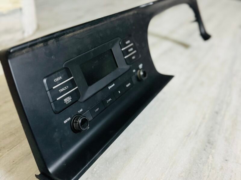 Seltos 2019 HTE OEM Stereo with fixer